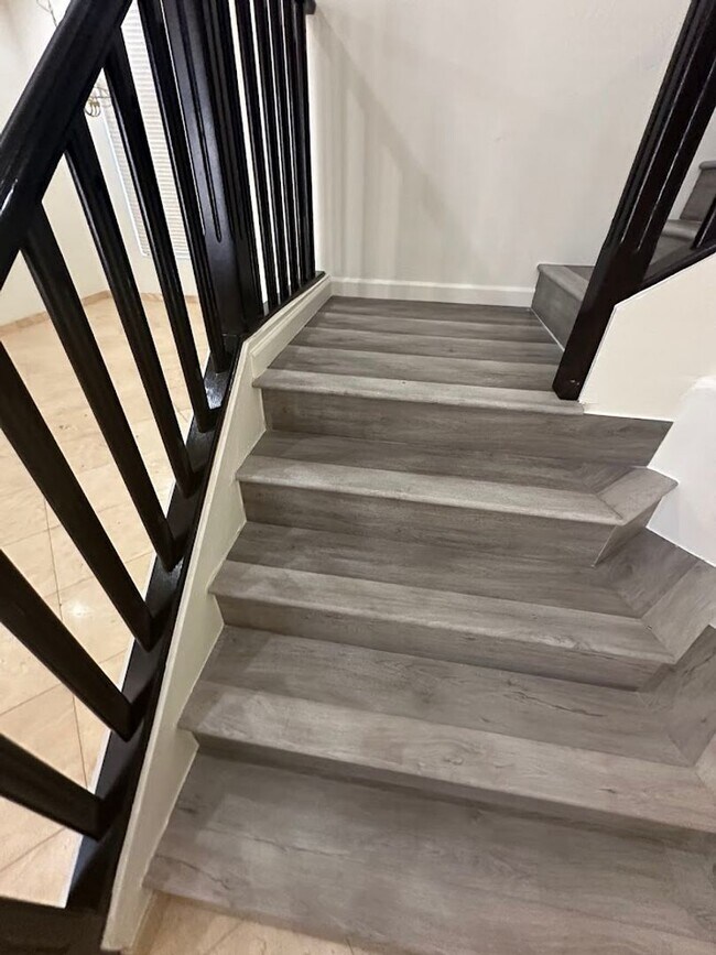 Building Photo - Gorgeous 4 bedroom Scottsdale home with POOL and 3 car garage