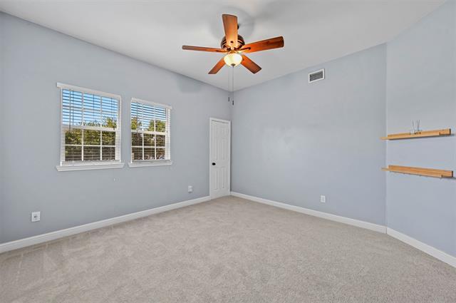 Building Photo - 420 E 9th St