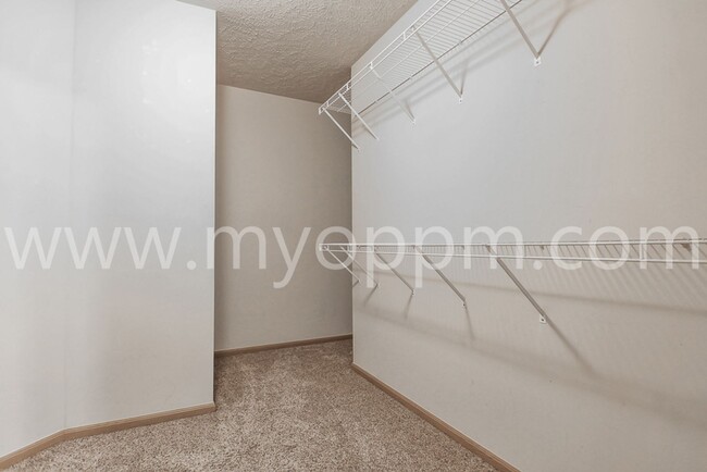 Building Photo - Coming Soon! Inviting 2+ Bed / 2 Bath Home...