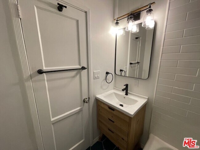 Building Photo - 45 Thornton Ave