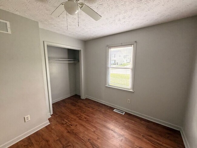 Building Photo - 116 Wichita Dr