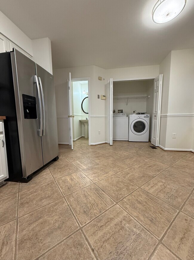 Building Photo - 9632 Hadleigh Ct