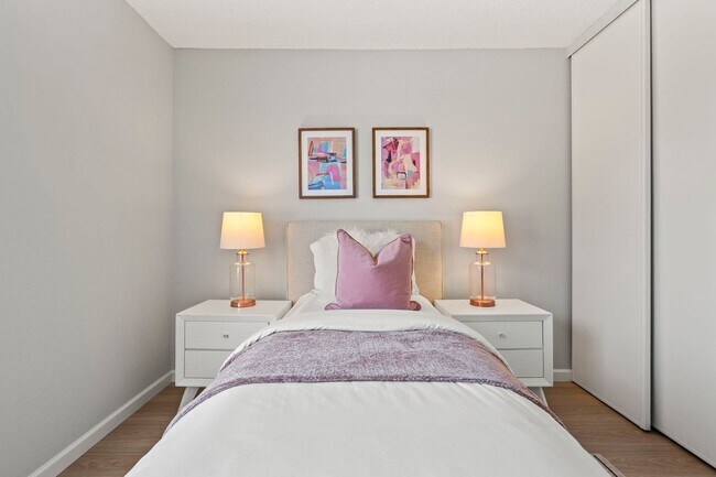 Building Photo - 5319 Ridgeview Cir