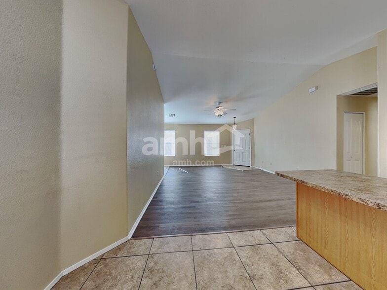 Building Photo - 13146 E Mineta Ridge Dr