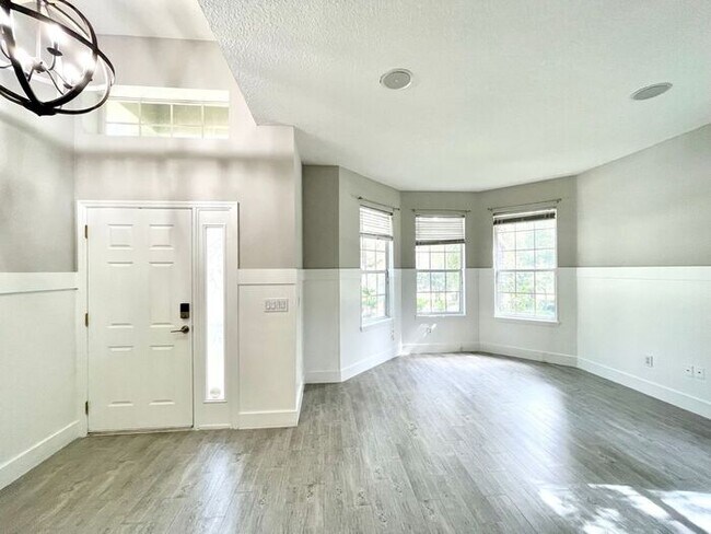 Building Photo - Gorgeous 3/2 Pool Home in Apopka's Parkside at Errol Estate!