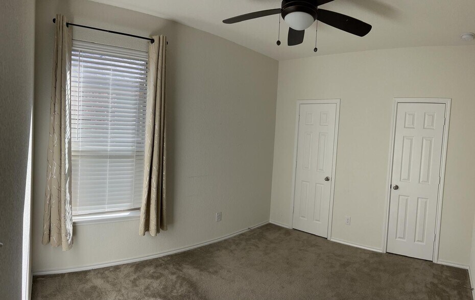 Building Photo - 405 Kaden Prince Dr
