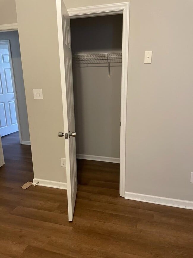 Building Photo - 6201 Easter Ln