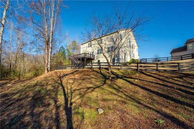 Building Photo - 5875 Chestnut Dr