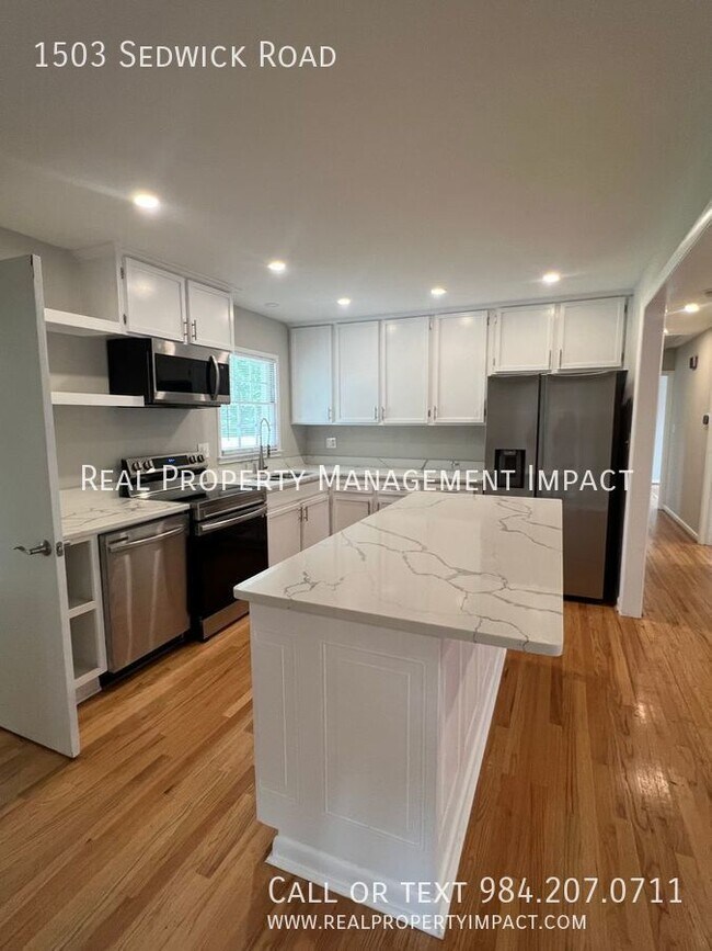 Building Photo - Vintage, 3-4 Bedroom 3 Bath Parkland Ranch...