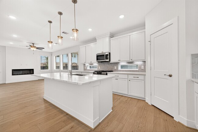Building Photo - 21227 Teal Lovegrass Ln
