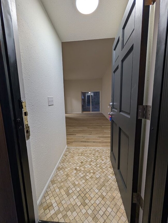 Building Photo - 3718 Fountain Ave