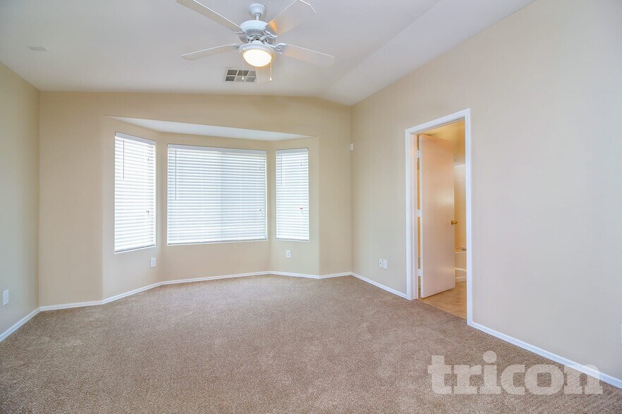 Building Photo - 45310 W Norris Rd