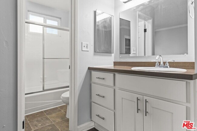 Building Photo - 5555 Carlton Way