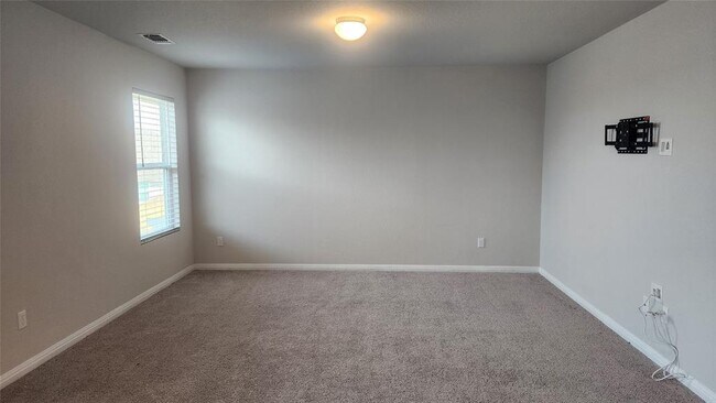 Building Photo - 19325 Hartwell Dr