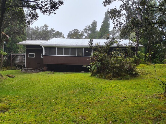 Building Photo - 2BR/1.5 BA Home in Mauna Loa Estates!