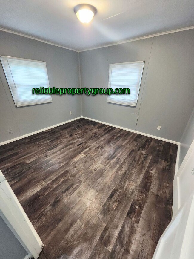 Building Photo - New Listing in Fort Wayne