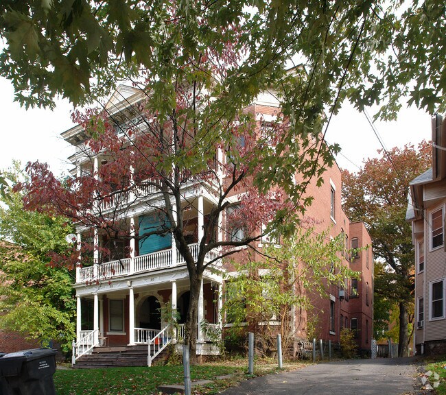 Building Photo - 58-60 Evergreen Ave