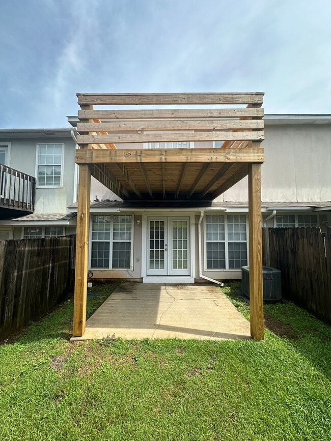 Building Photo - 206 Foxchase Ln