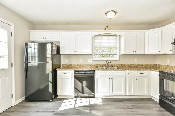 Building Photo - 2817 Russet Ridge Dr