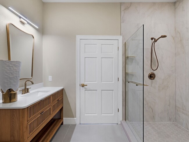 Building Photo - 5 Kings Heath