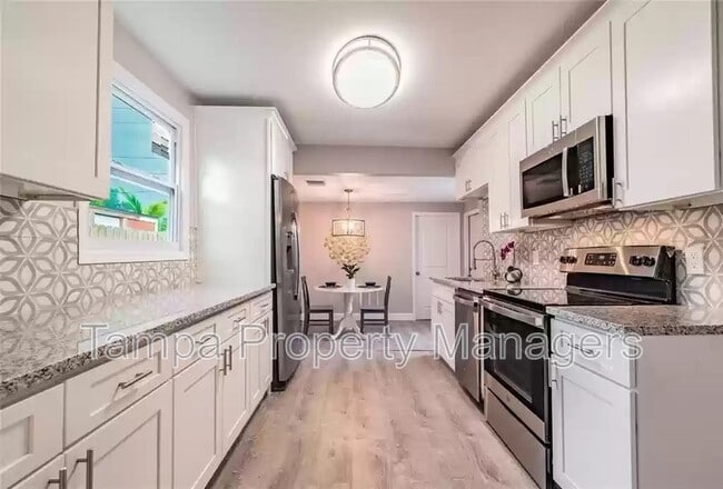 Building Photo - 5408 5th Ave N