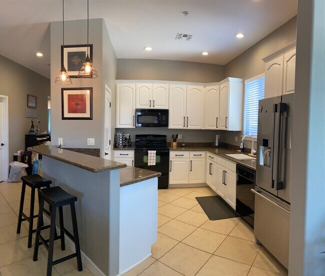 Kitchen - 4241 N Pebble Creek Pky