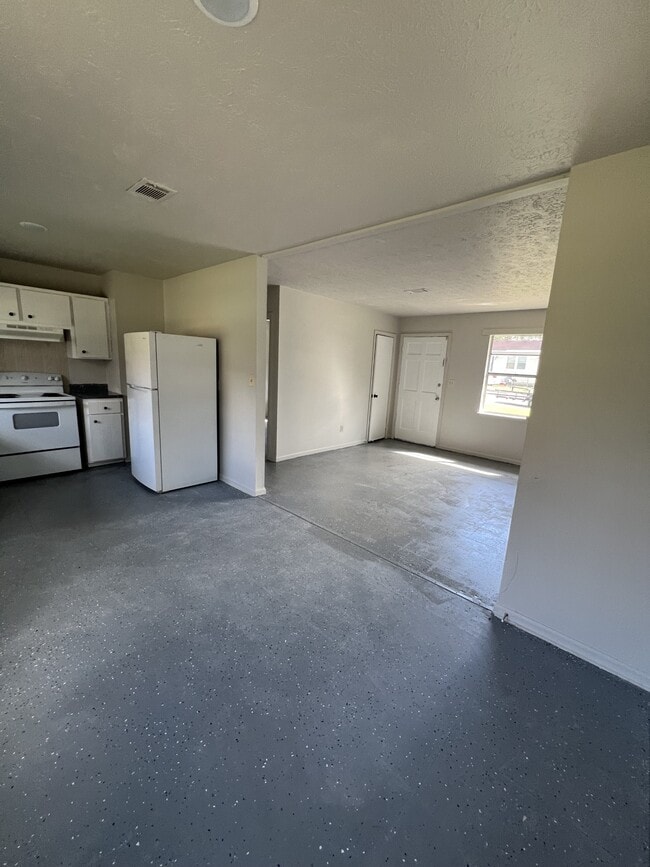 Building Photo - 725 Beale St