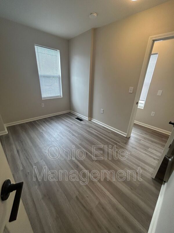 Building Photo - 123 Hayden Ave