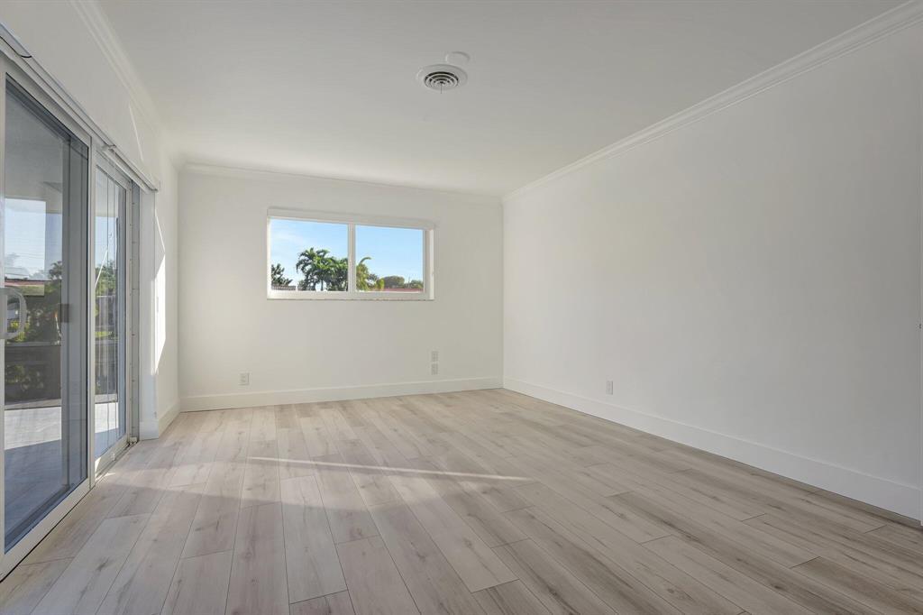 Building Photo - 1478 NE 57th Ct