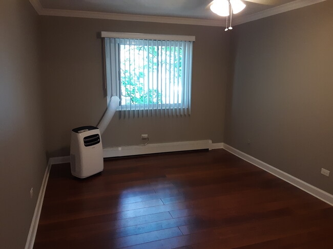 Building Photo - 5117 Blodgett Ave