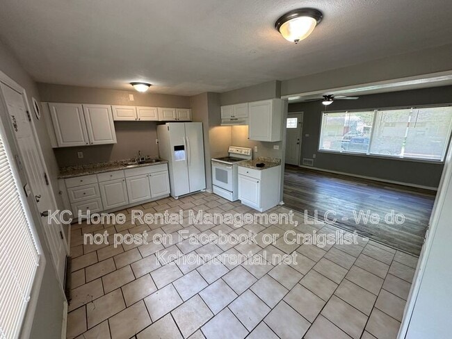 Building Photo - 10812 Newton Ave