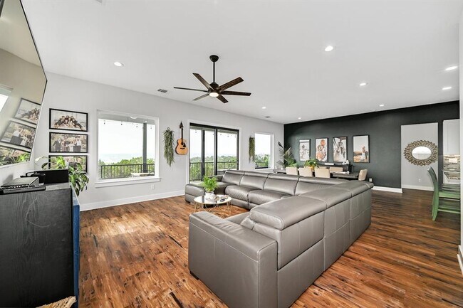 Building Photo - 18502 Venture Dr