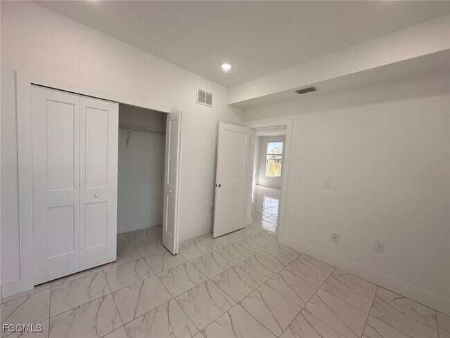 Building Photo - 165 Pennfield St