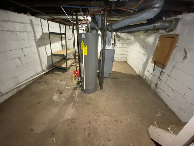 Building Photo - 2103 Delaware St