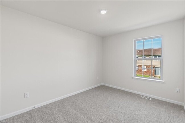 Building Photo - 15 Whaler Dr