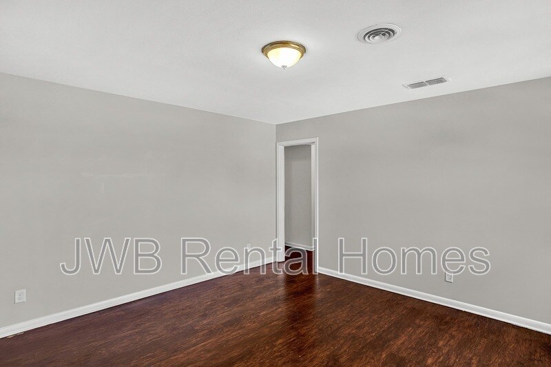 Building Photo - 4204 Lane Ave S