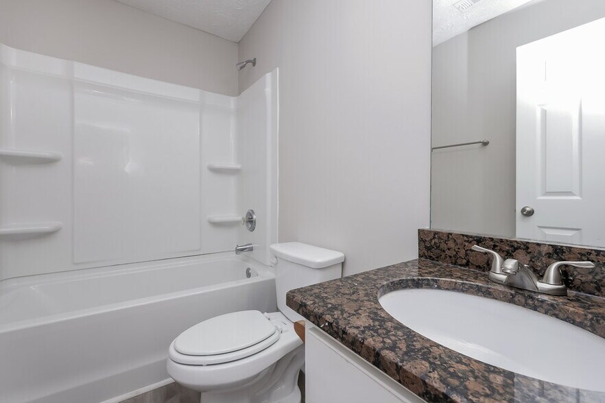 Building Photo - 101 Floresta Dr