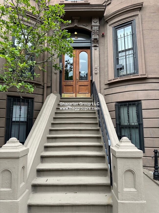 Building Photo - 524 Columbus Ave