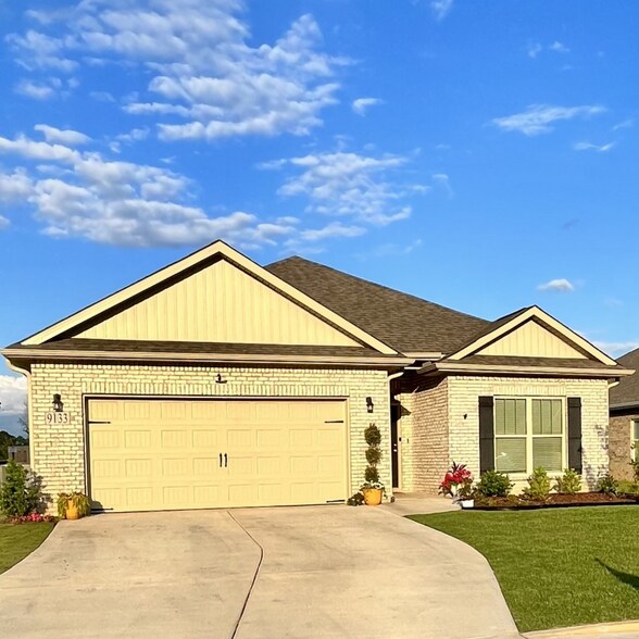 Primary Photo - 9133 Monteagle Blvd SE