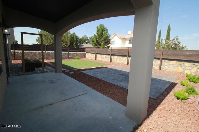 Building Photo - 509 Cedarwood Ave