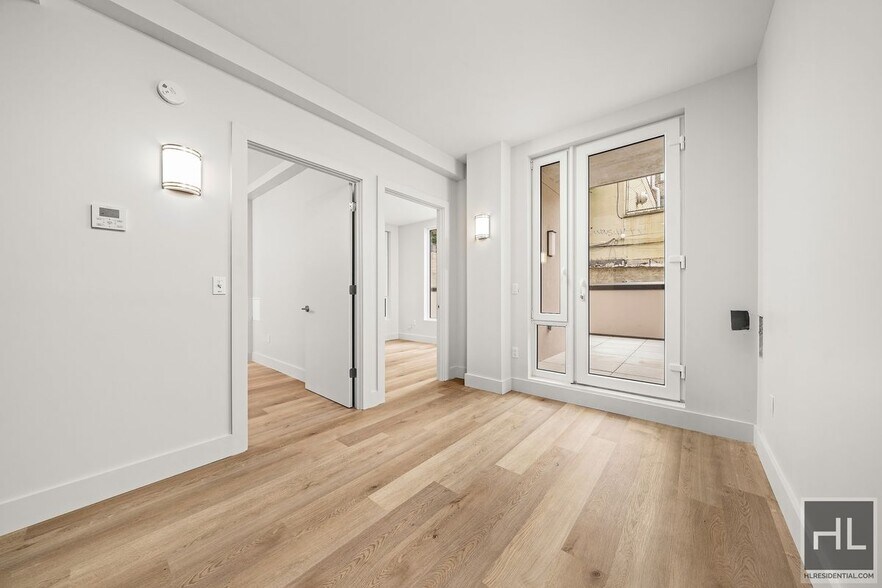 Building Photo - BRUCKNER BOULEVARD