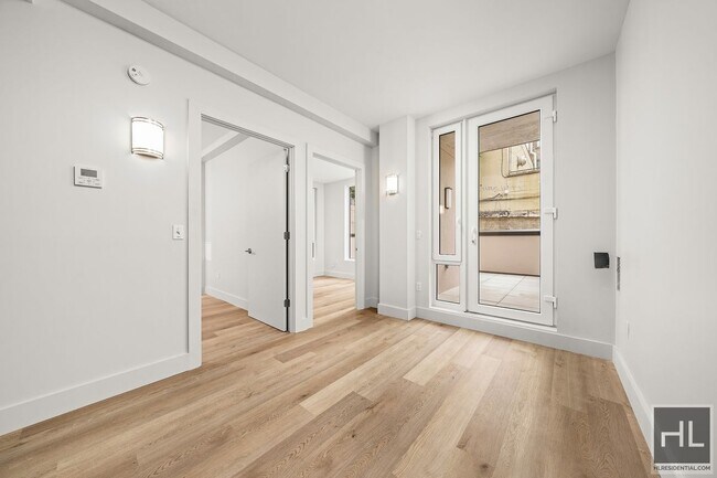 Building Photo - BRUCKNER BOULEVARD