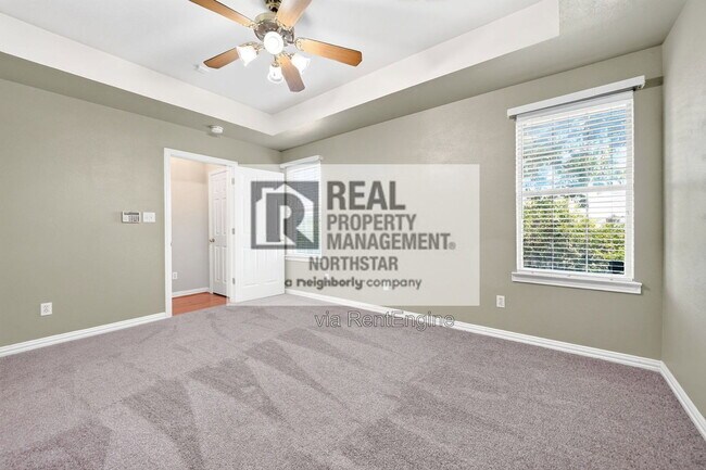 Building Photo - 308 Pin Oak Ln