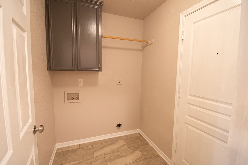 Laundry - 5302 Leadville Dr