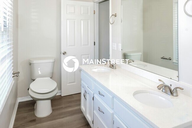 Building Photo - 4 Bedroom Pet-Friendly Home in HUNTSVILLE, AL with Main Street Renewal