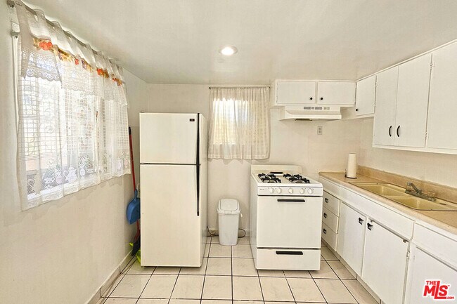 Building Photo - 1718 Grafton St