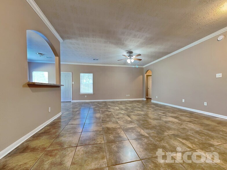 Building Photo - 25303 Laurel Green St