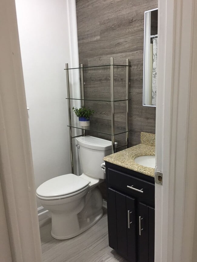 Building Photo - 95 Walenda Dr NW