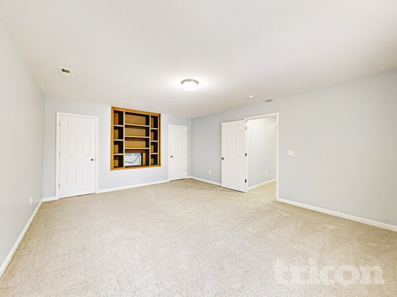 Building Photo - 1204 Thompson Ave