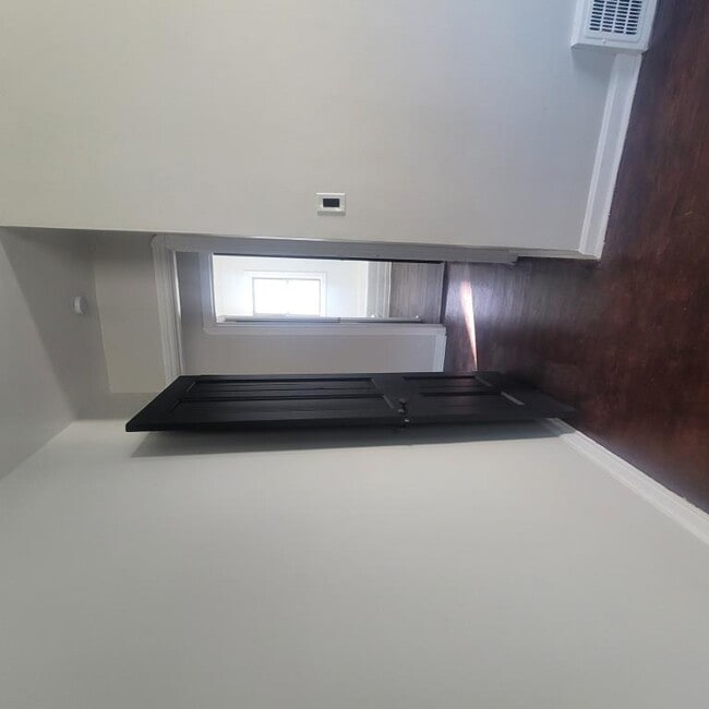 Building Photo - 13500 Crossburn Ave